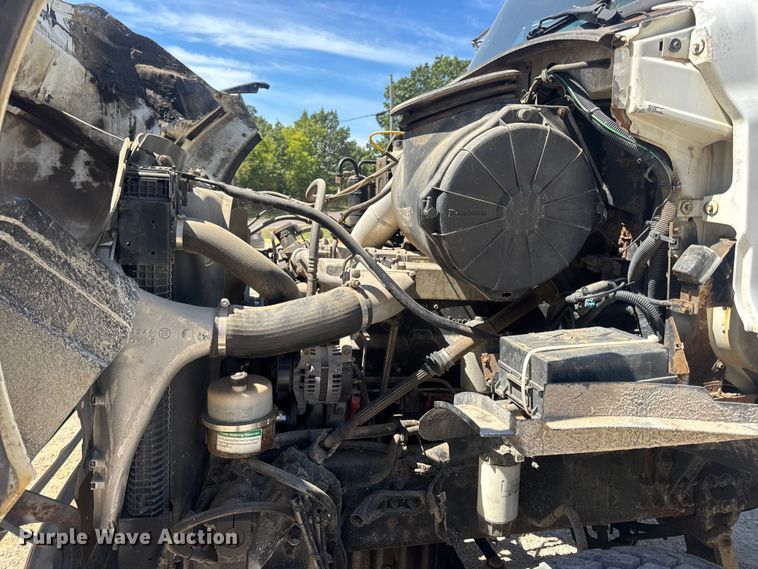 image for item DW6573 2005 Sterling hook lift truck