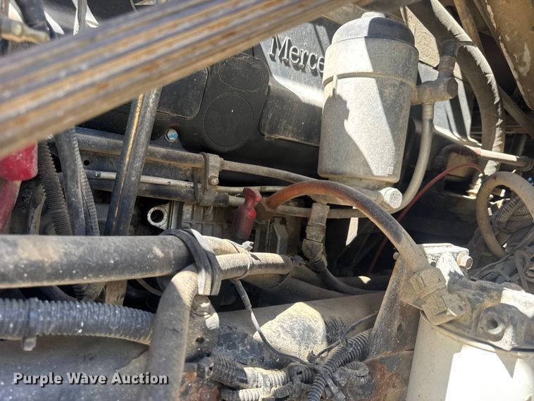 image for item DW6573 2005 Sterling hook lift truck