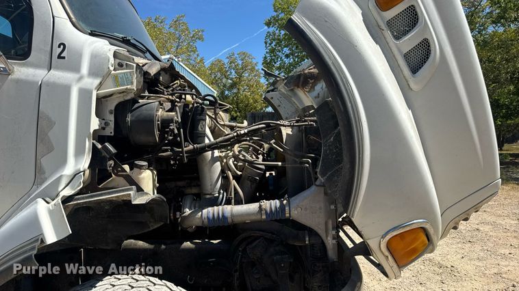 image for item DW6573 2005 Sterling hook lift truck