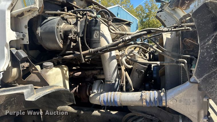 image for item DW6573 2005 Sterling hook lift truck