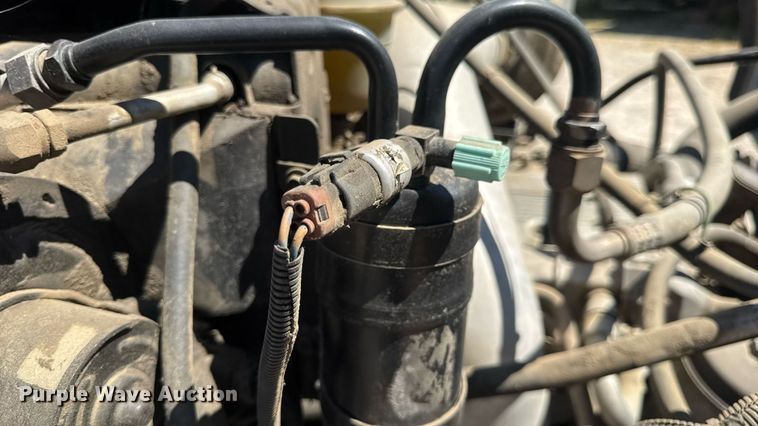 image for item DW6573 2005 Sterling hook lift truck