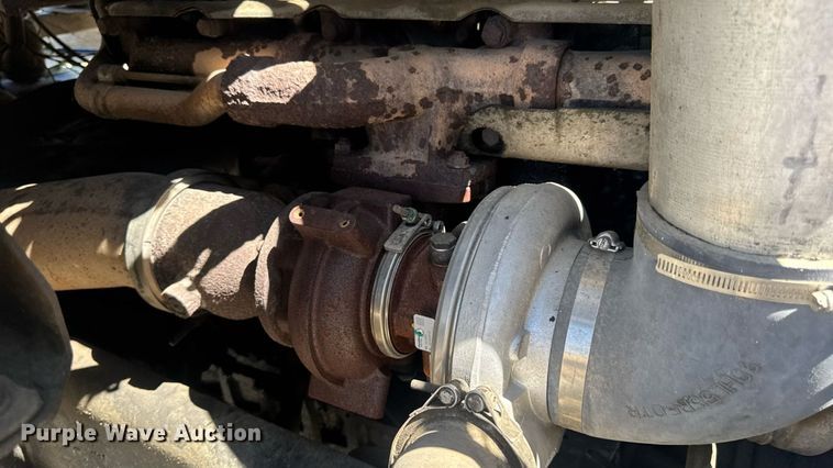 image for item DW6573 2005 Sterling hook lift truck