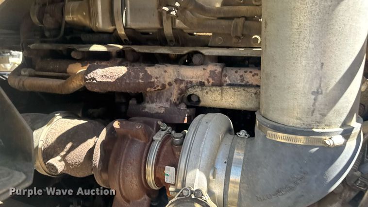 image for item DW6573 2005 Sterling hook lift truck