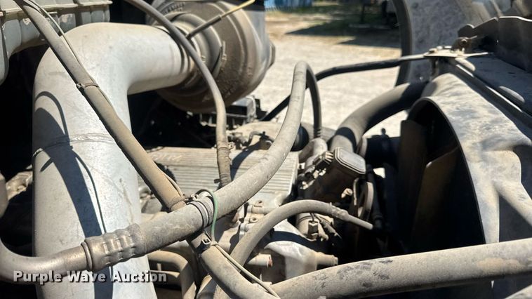 image for item DW6573 2005 Sterling hook lift truck