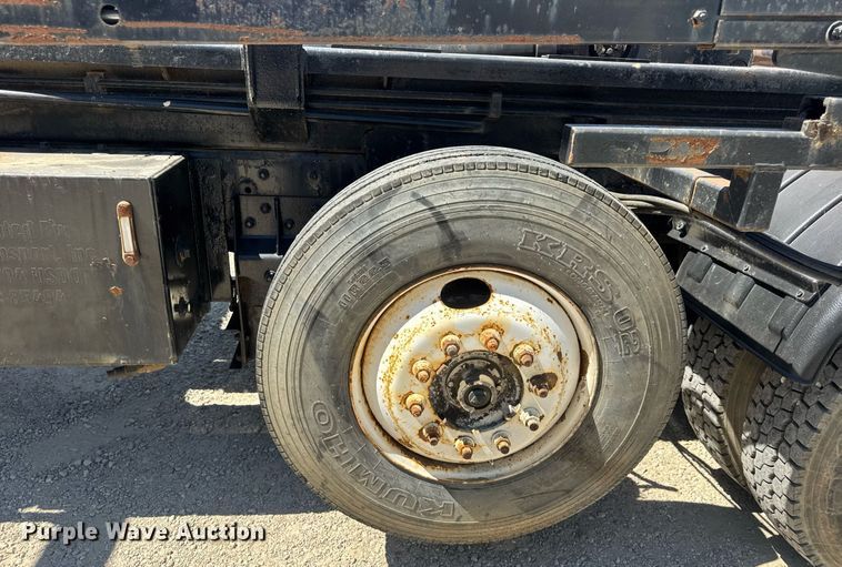 image for item DW6573 2005 Sterling hook lift truck