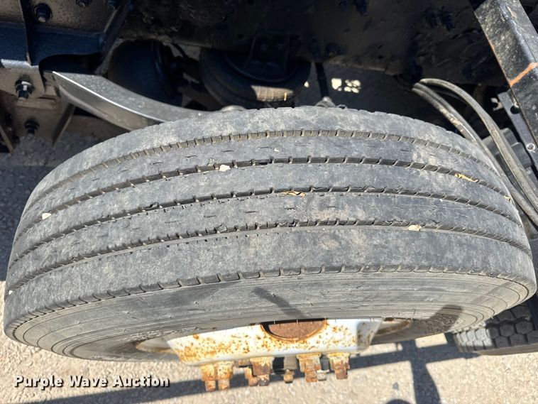 image for item DW6573 2005 Sterling hook lift truck