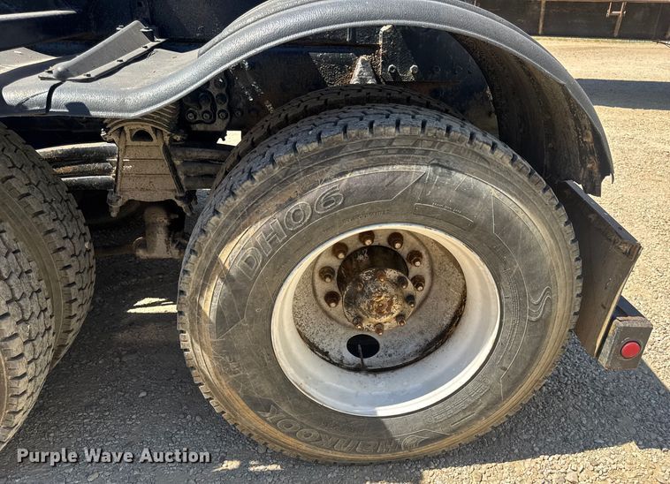 image for item DW6573 2005 Sterling hook lift truck