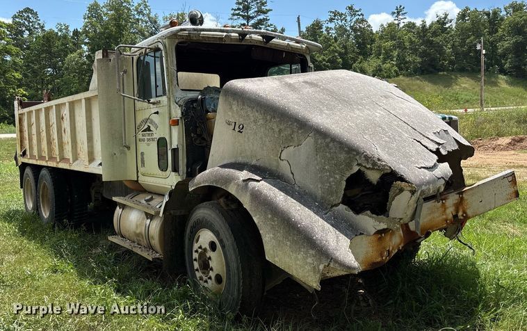 image for item DW7238 1995 International 9400 dump truck