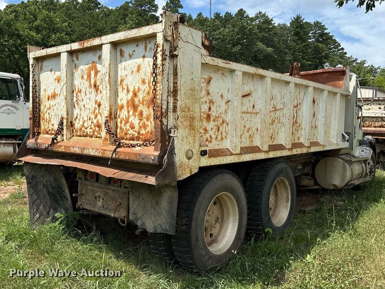 image for item DW7238 1995 International 9400 dump truck