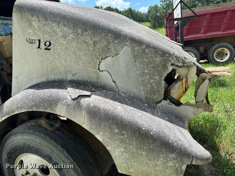 image for item DW7238 1995 International 9400 dump truck