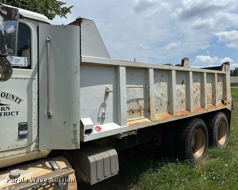 image for item DW7238 1995 International 9400 dump truck