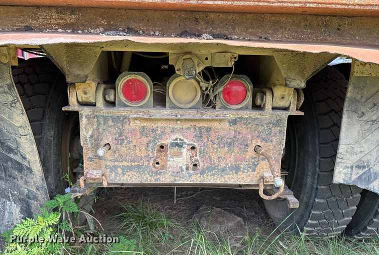 image for item DW7238 1995 International 9400 dump truck