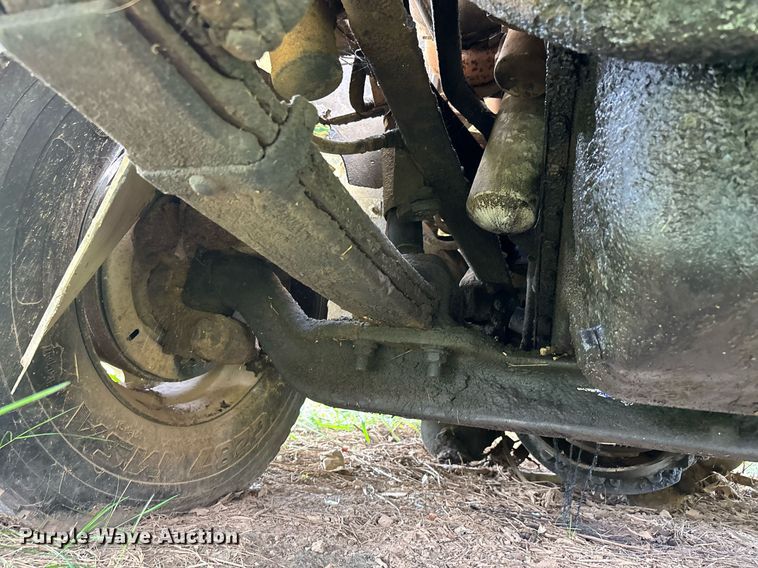 image for item DW7238 1995 International 9400 dump truck