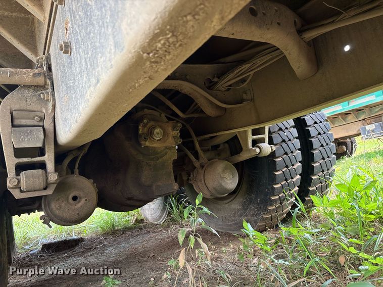 image for item DW7238 1995 International 9400 dump truck