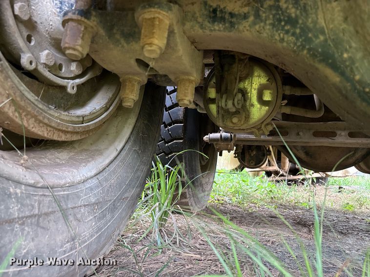 image for item DW7238 1995 International 9400 dump truck