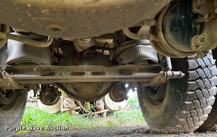 image for item DW7238 1995 International 9400 dump truck