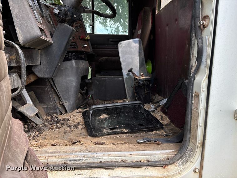 image for item DW7238 1995 International 9400 dump truck