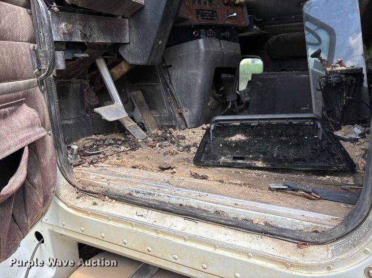 image for item DW7238 1995 International 9400 dump truck