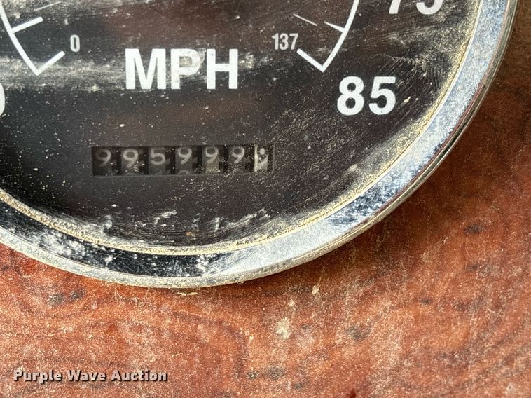 image for item DW7238 1995 International 9400 dump truck