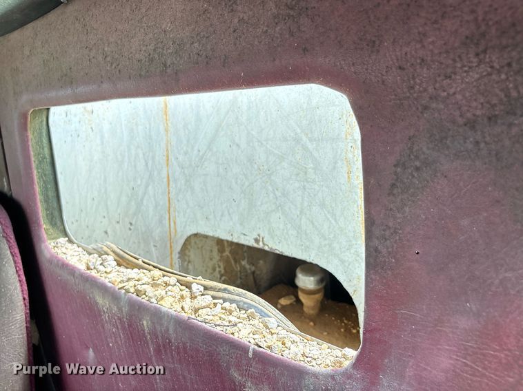 image for item DW7238 1995 International 9400 dump truck