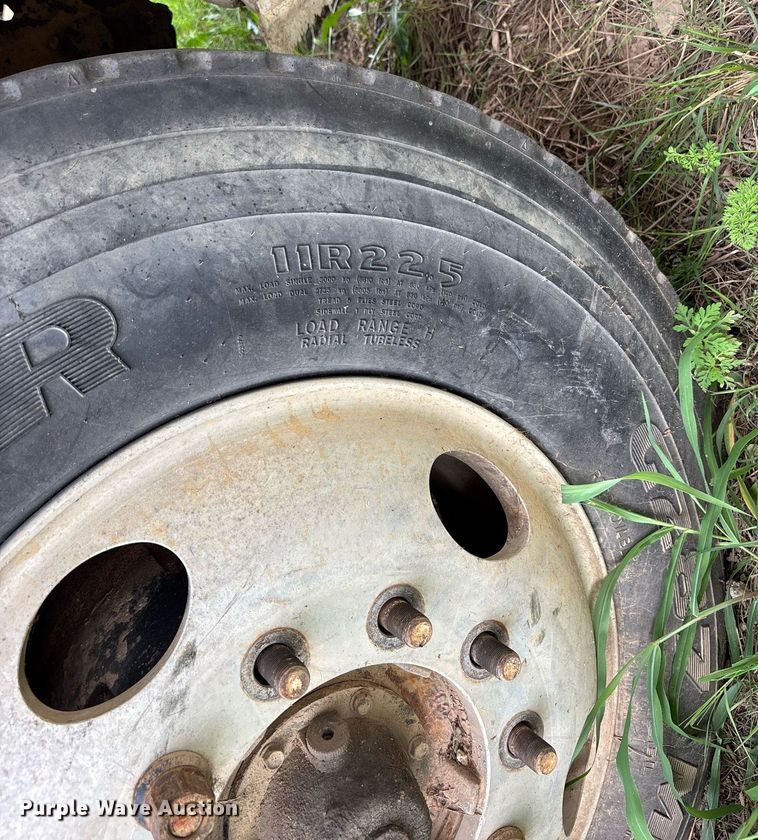 image for item DW7238 1995 International 9400 dump truck