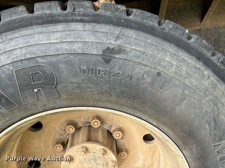 image for item DW7238 1995 International 9400 dump truck