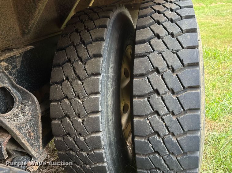 image for item DW7238 1995 International 9400 dump truck