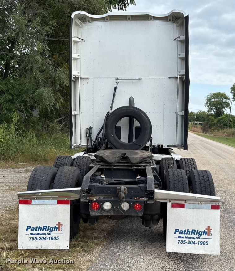 image for item DZ4267 2016 Kenworth T680  semi truck