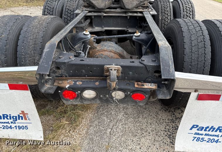 image for item DZ4267 2016 Kenworth T680  semi truck