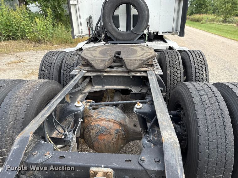 image for item DZ4267 2016 Kenworth T680  semi truck