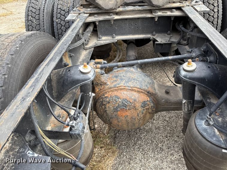 image for item DZ4267 2016 Kenworth T680  semi truck