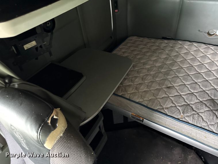 image for item DZ4267 2016 Kenworth T680  semi truck