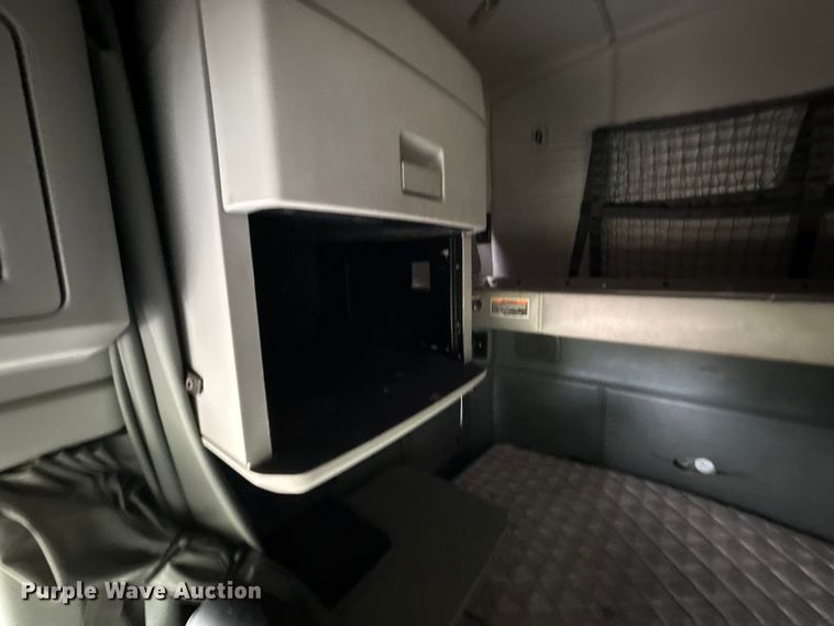 image for item DZ4267 2016 Kenworth T680  semi truck