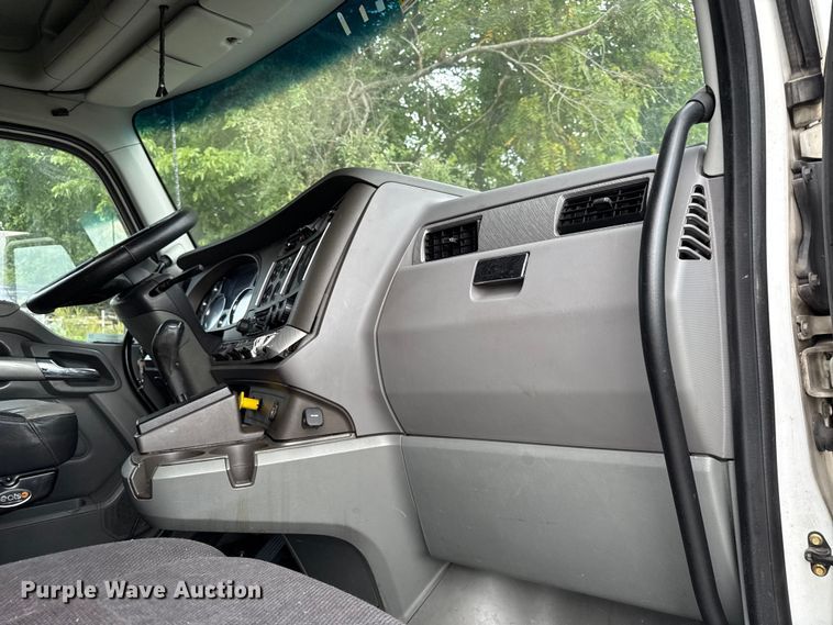 image for item DZ4267 2016 Kenworth T680  semi truck