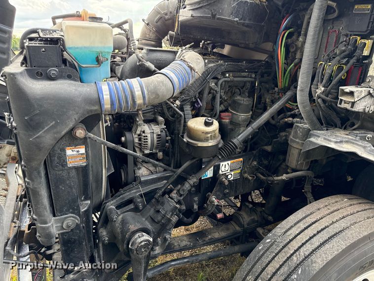 image for item DZ4267 2016 Kenworth T680  semi truck