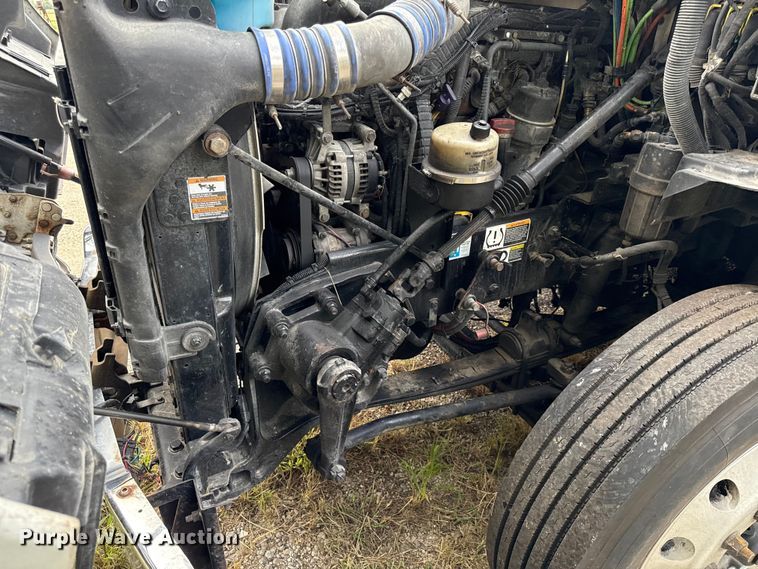 image for item DZ4267 2016 Kenworth T680  semi truck