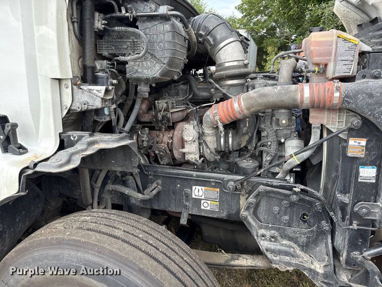 image for item DZ4267 2016 Kenworth T680  semi truck