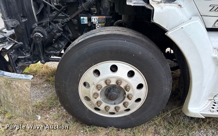 image for item DZ4267 2016 Kenworth T680  semi truck