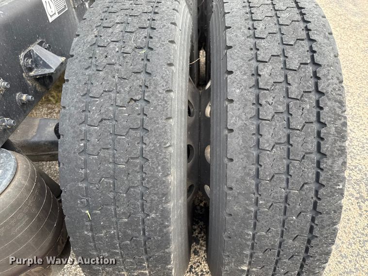 image for item DZ4267 2016 Kenworth T680  semi truck