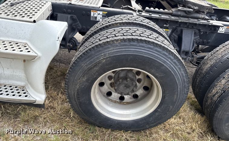 image for item DZ4267 2016 Kenworth T680  semi truck