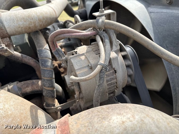 image for item DZ8823 2002 International  9400i semi truck