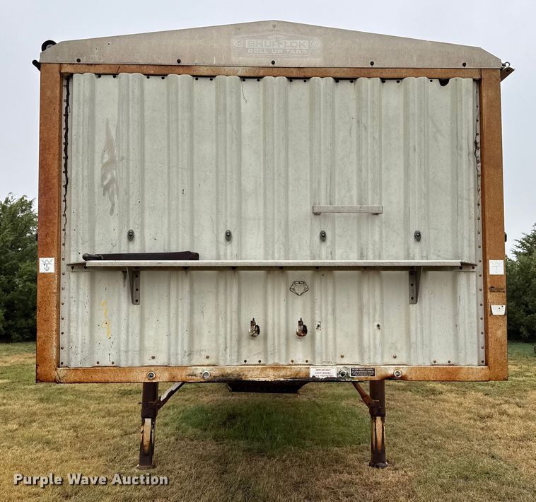 image for item DZ8949 1981 Wilson GH-600 grain trailer