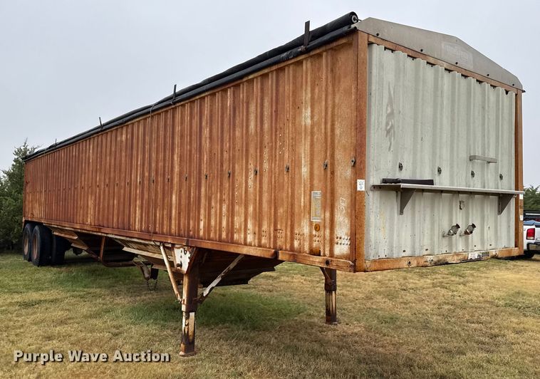 image for item DZ8949 1981 Wilson GH-600 grain trailer