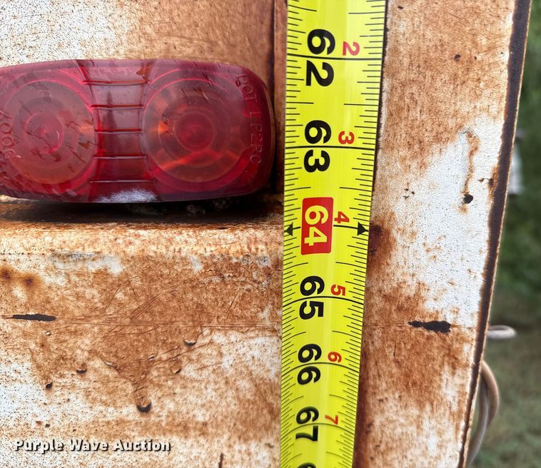 image for item DZ8949 1981 Wilson GH-600 grain trailer