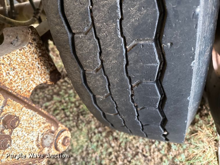 image for item DZ8949 1981 Wilson GH-600 grain trailer