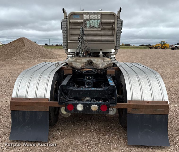 image for item DZ8950 2006 Kenworth T800 semi truck