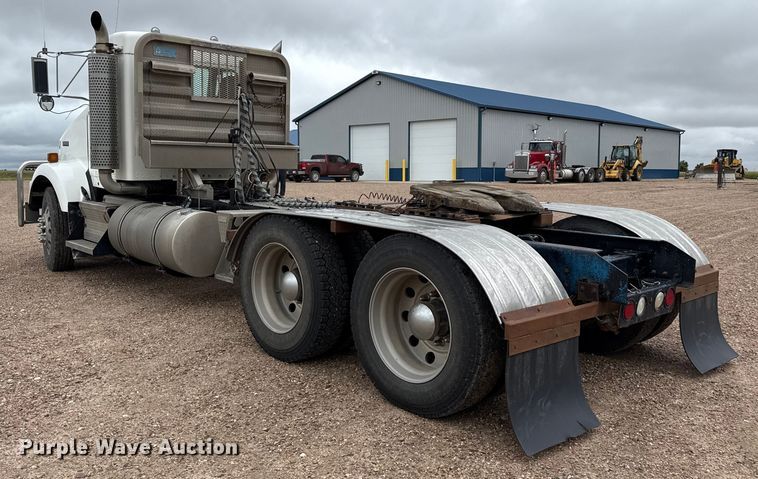 image for item DZ8950 2006 Kenworth T800 semi truck