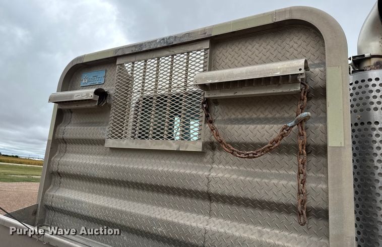 image for item DZ8950 2006 Kenworth T800 semi truck