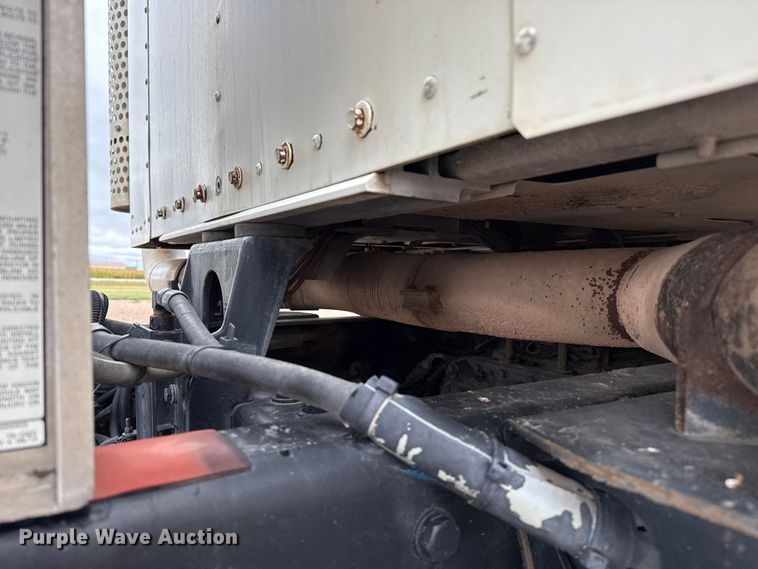 image for item DZ8950 2006 Kenworth T800 semi truck