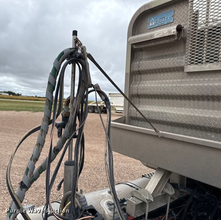 image for item DZ8950 2006 Kenworth T800 semi truck